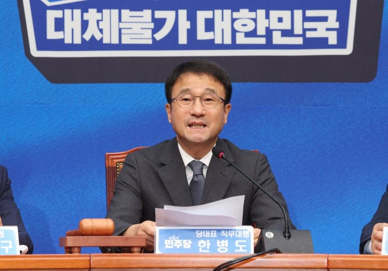 청와대 "수도권 5만 가구 공급 검토 중이나 구체적 발표 시기 미정"