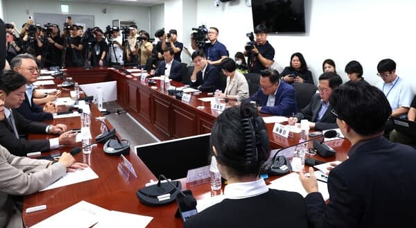 국힘 의원 '돌려차기 망언' 2차 가해 논란, 사과에도 후폭풍 지속