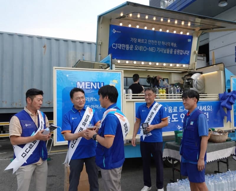 CJ대한통운, 폭염 속 택배 현장 안전 강화…냉방용품 지원부터 작업중지권까지