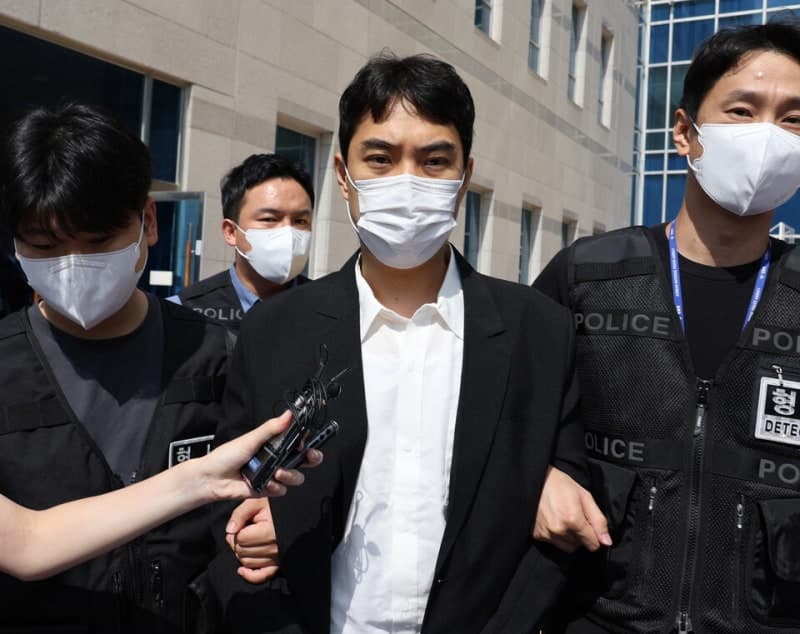 최영중 전 시의원, 미성년 성범죄 혐의 구속 송치