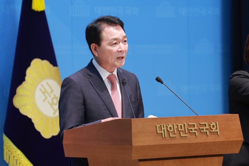 성일종 "무인기 시험비행 사전통보만으론 부족…승인시스템 뜯어고쳐야"