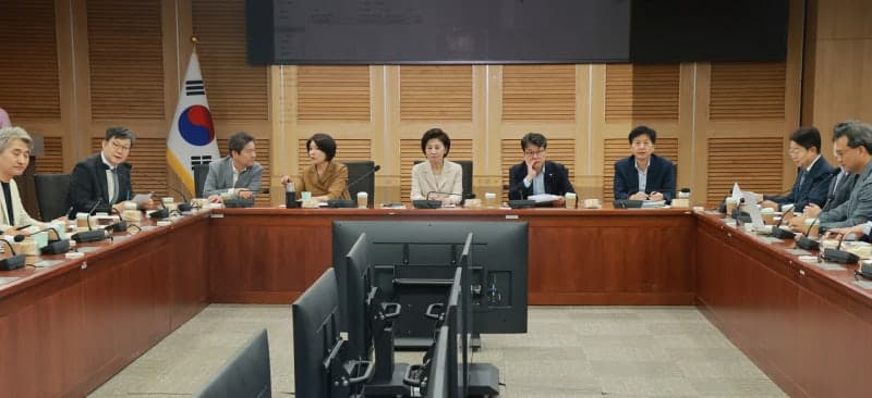 민주당 서울시당, 부동산 세제개편안 영향 모니터링 및 오세훈 시정 견제 본격화