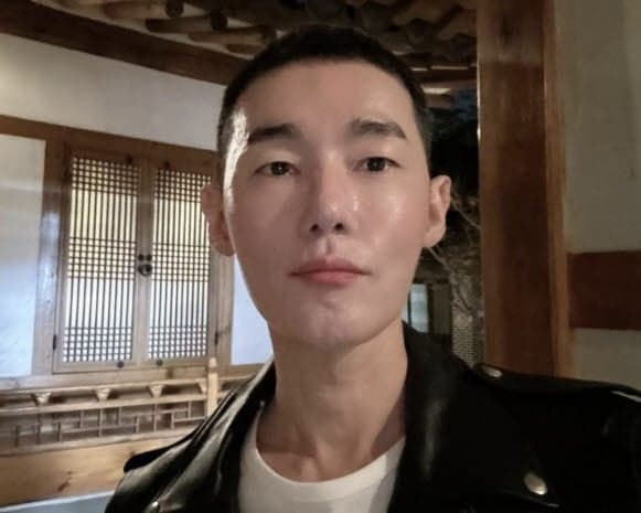 허지웅, 검찰 보완수사권 폐지 비판하며 대통령 거부권 행사 촉구