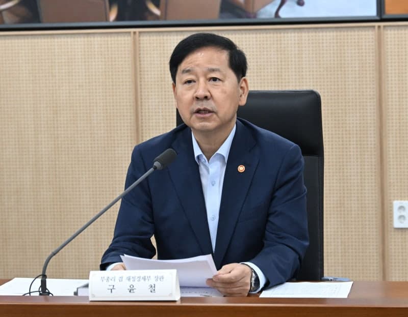 반도체 넘어 전 산업으로…정부, 철강·조선·자동차에 'AI 옷' 입힌다