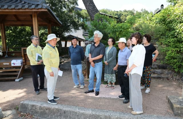 기록적 폭염·가뭄에 농업용수 비상…지자체장들 현장 점검 총력