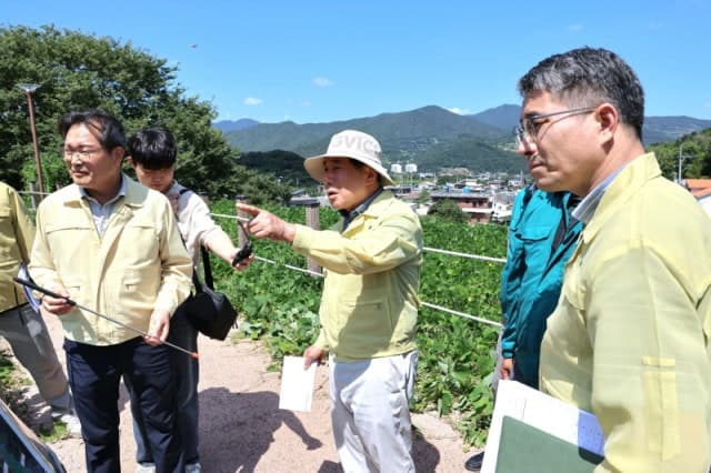 나동연 양산시장, 휴가 미루고 폭염·가뭄 피해 현장 긴급 점검