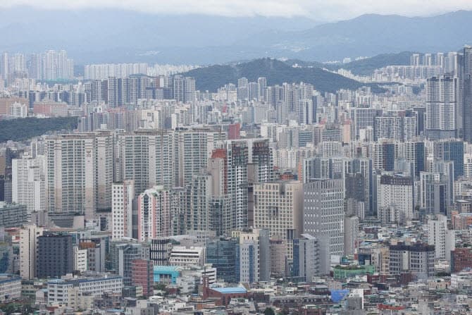 서울 아파트 경매 낙찰가율 4개월 연속 100% 상회…15억 이하 강세 지속