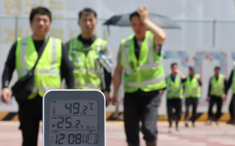 입추 지나도 펄펄 끓는 한반도…내일 낮 최고 39도 극한 폭염 절정