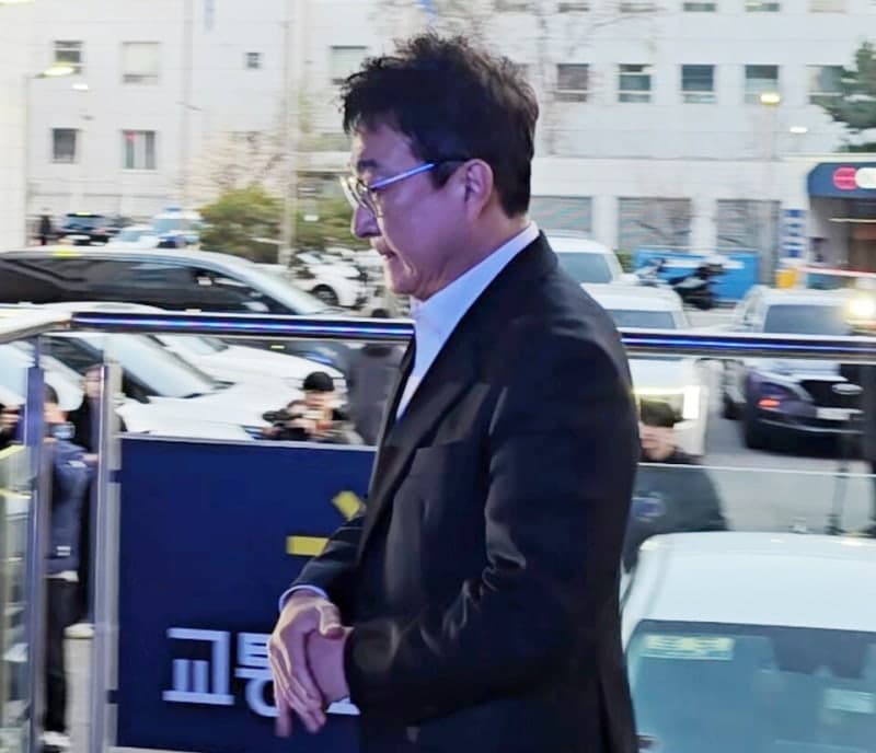‘뺑소니·술타기 의혹’ 배우 이재룡 재판행…음주운전 혐의는 제외
