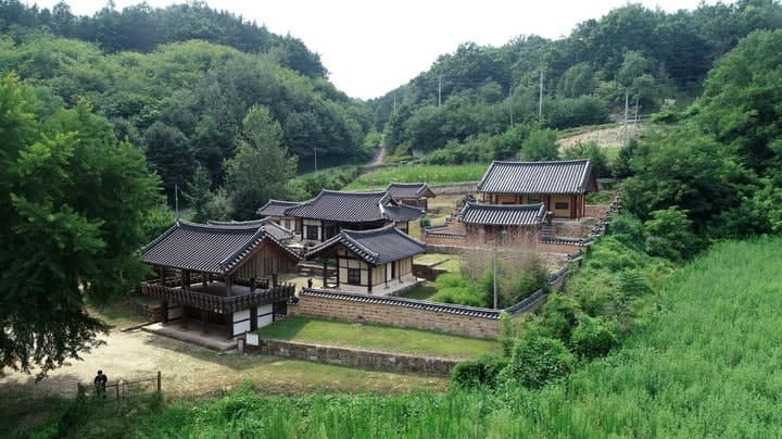 수몰 위기 버텨낸 615년의 기록, 안동 예안향교 대성전 보물 됐다