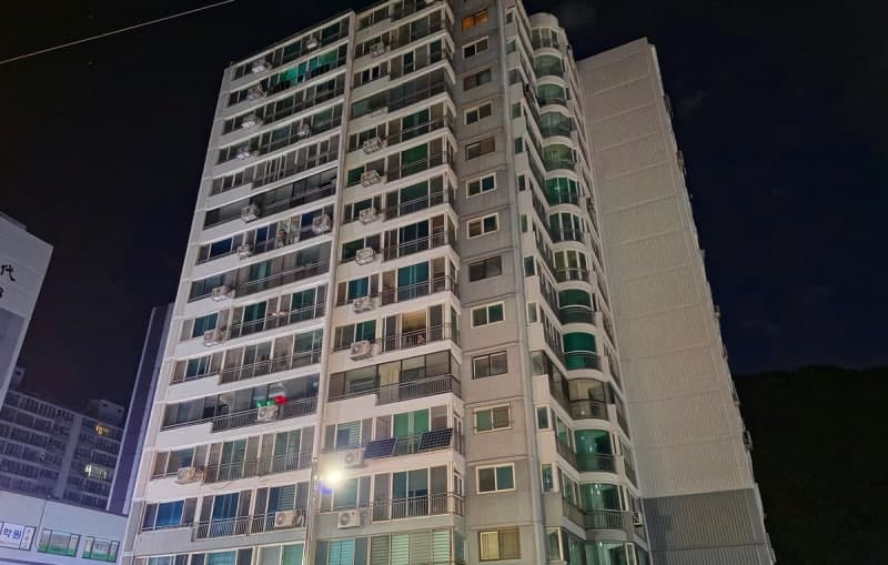 열대야 속 서울 관악구·전남 순천 아파트 정전…주민들 큰 불편