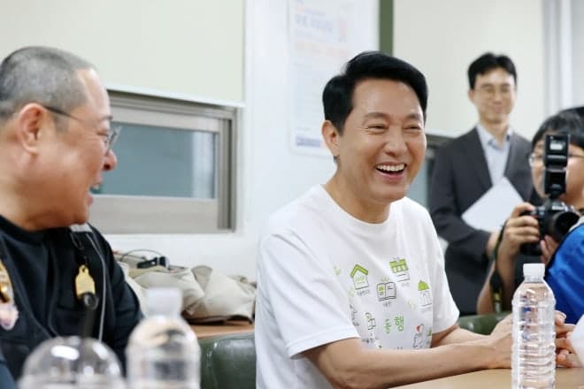 오세훈 서울시장, 폭염 속 이동노동자 쉼터 현장 점검…쉼터 확대 추진