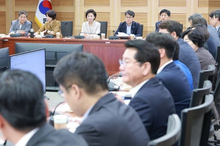 부동산 세제 개편안 두고 민주당-오세훈 '공급 책임론' 공방