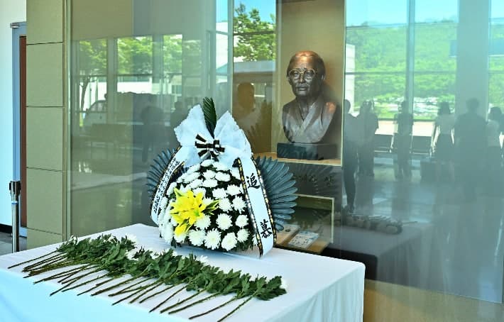 평생 모은 50억 기부한 '김밥 할머니' 故 이복순 여사 34주기 추모식