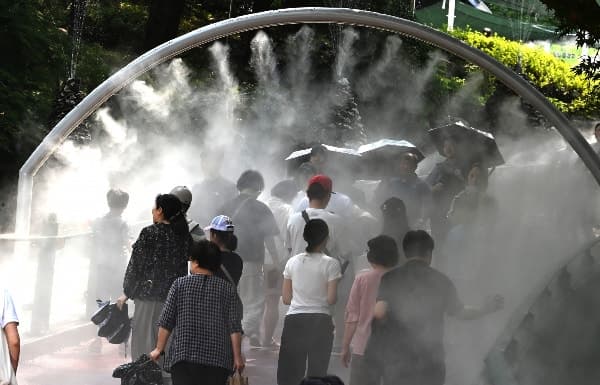 가을 알리는 입추 무색하게…전국 낮 39도 '폭염중대경보' 발효