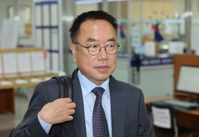 국힘 윤리위, '돌려차기' 징계 개시…내홍 격화 속 정치적 해석 분분