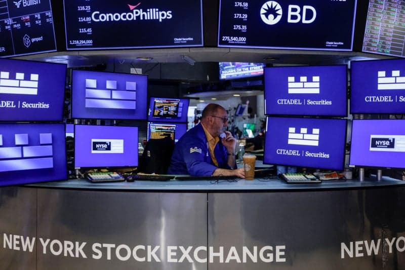 美 고용 쇼크에 금리인상 기대 후퇴…S&P500 사상 최고치 경신