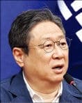 폐기 버스 개조해 청년 주택 만들자던 황희 의원, 거센 비판에 철회