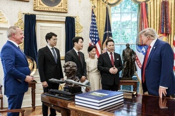 윤 탄핵 반대 주도 손현보 목사, 백악관서 트럼프 만나 '자유대한민국 어려움' 토로