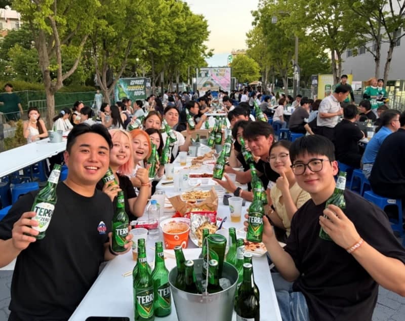 역대 최다 12만 명 몰린 2026 전주가맥축제, 당일 생산 테라로 대박 터뜨렸다