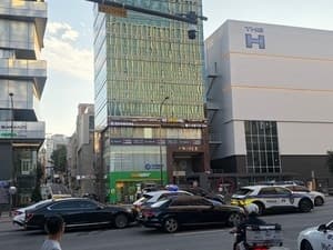 논현역 도로 한복판 '음주 쿨쿨' 운전자 검거