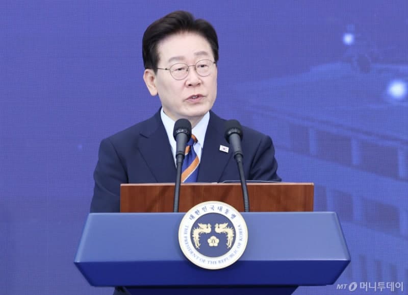 이재명 대통령, 카자흐스탄 협조로 보이스피싱 조직원 19명 검거·송환