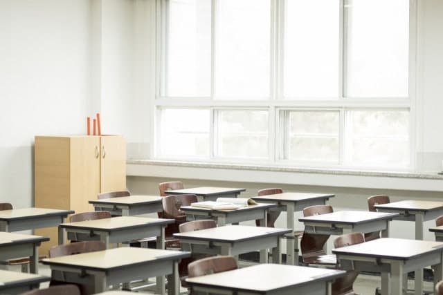 수업 중 떠든 학생들 5초 촬영한 교사, '아동학대' 신고에 담임 배제까지