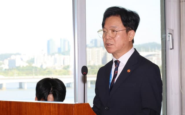 김영훈 노동장관, 노란봉투법 쟁의대상 기준 시행령·시행규칙 다각도 검토