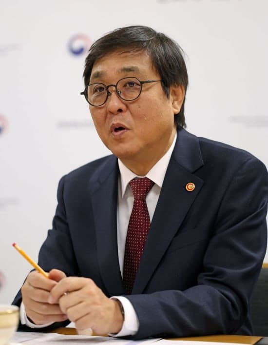 최휘영 문체부 장관, 청년 예술인 목소리 듣는다…성장 지원책 모색