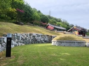 전국 독립유공자 묘소에 스마트 안내판 설치…QR코드로 공적 확인