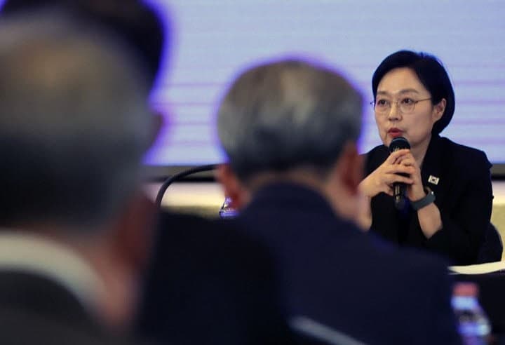 한성숙 총리 “창업·벤처 규제혁신위 신설…걸림돌 속도감 있게 개선”