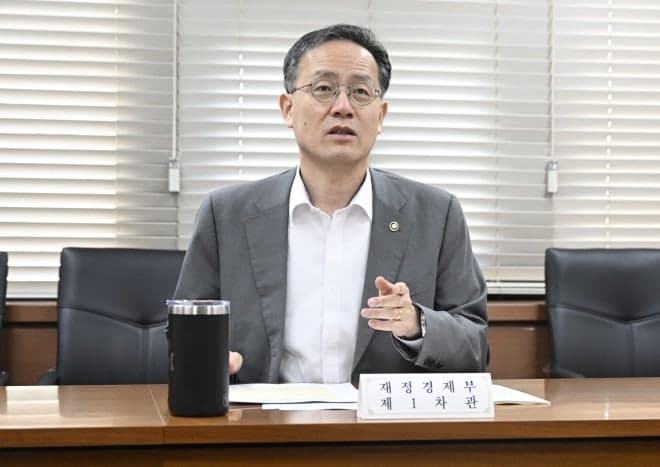 취업자 증가세에도 청년 고용은 '빨간불'…정부, 회복 방안 서두른다