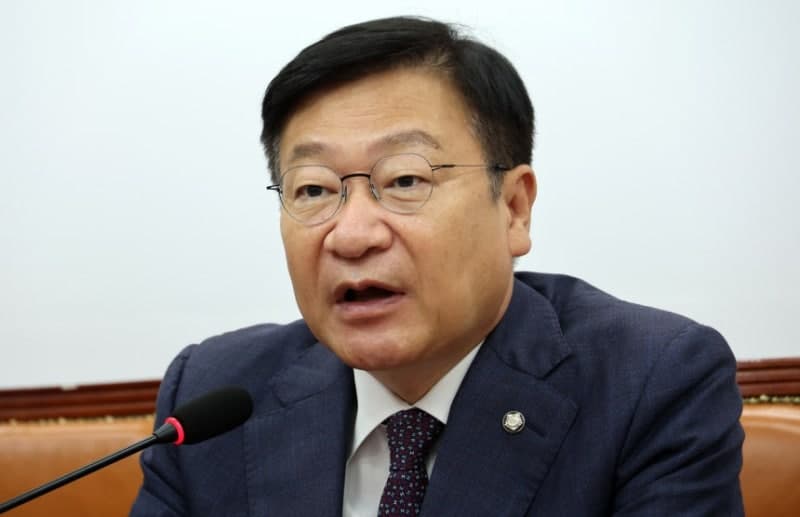 정점식 원내대표 "장동혁 사퇴론, 완전히 사라진 것 아닌 잠복 상태"