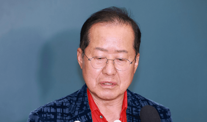 홍준표, 정점식 원내대표 직격 "멱살 잡히는 무기력함에 월권까지"