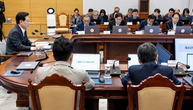 이재명 정부 주택 공급 총력전 지시에도 여당 내 세제 개편 우려와 야당 공세 격화
