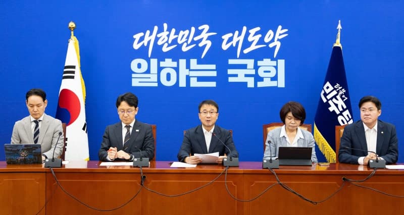 민주당 "오세훈표 치적 쌓기에 주택 공급 반토막…인허가권 자치구 이양해야"