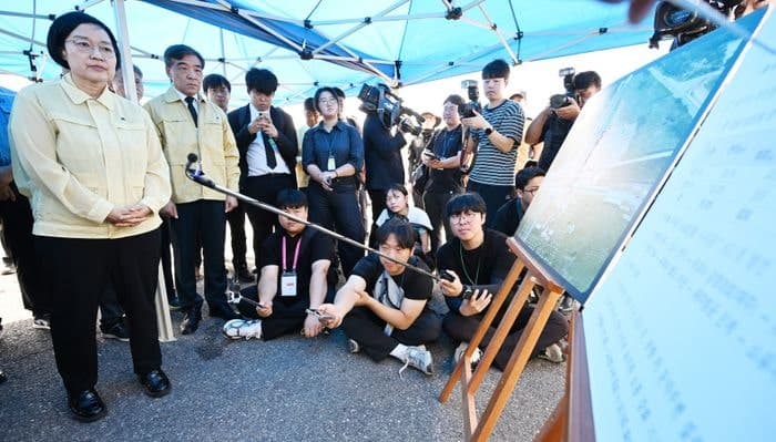 한성숙 총리, 제주항공 참사 유족 만나 사과…독립적 진상 규명 약속