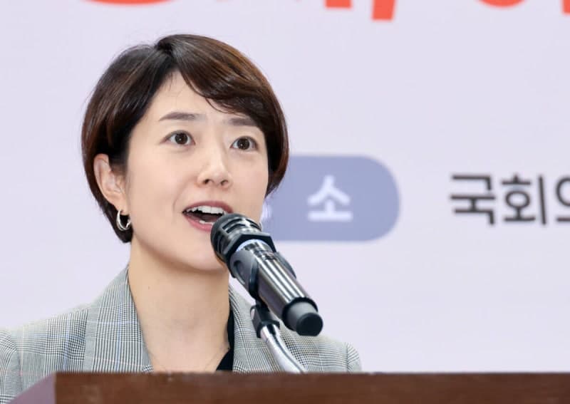 전국 학교 10곳 중 6곳은 여전히 '쪼그려 앉는 변기' 사용 중