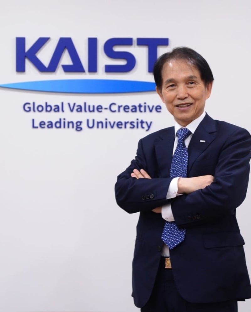 ‘제4군 과학군사령관’ 이광형 전 KAIST 총장, 국방대 명예 군사학박사 학위 수여
