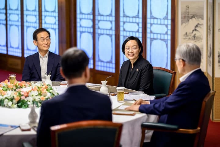 한성숙 총리-김호철 감사원장 회동, 공직사회 적극행정 정착 위해 협력