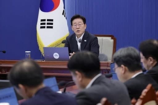 이재명 대통령 지지율 44%로 취임 후 최저…부정 평가가 긍정 앞질러