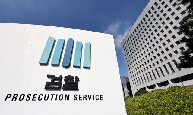 여중생 제자 20여 차례 성범죄 저지른 40대 중학교 교사 구속기소