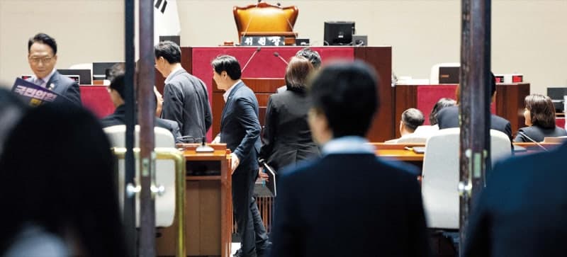 부동산 세제 개편안에 여당 내 불만 폭발…대통령 공약 신뢰 깨졌다