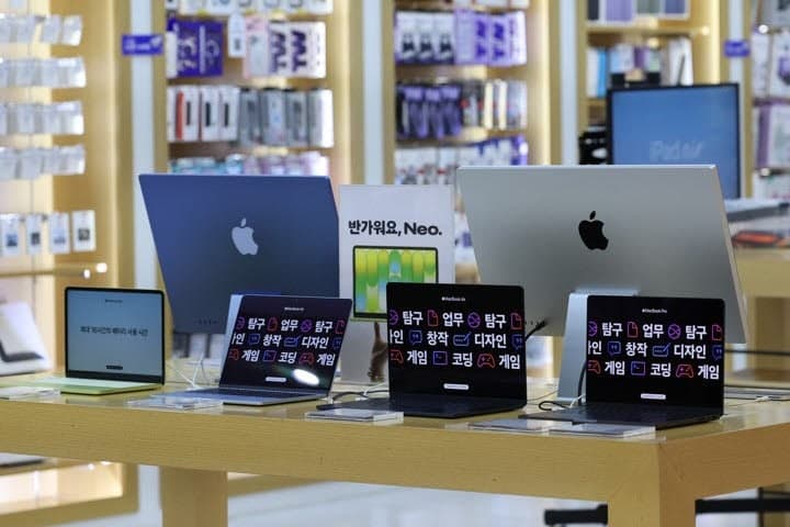 애플, 알리바바와 손잡고 중국 전용 AI 모델 개발…시장 주도권 강화