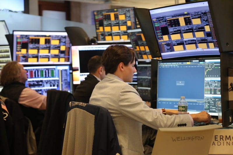미국 증시, 물가 둔화와 유가 하락에 힘입어 S&P500 사상 최고치 경신
