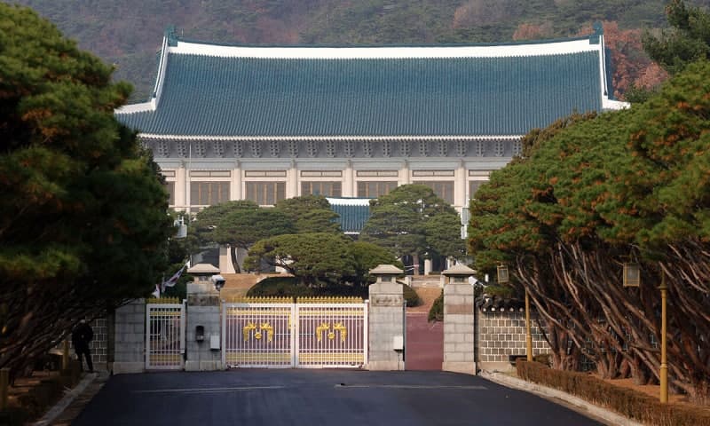 美, 투자 압박에 관세 인상 경고… 靑 "긴밀 논의 중"