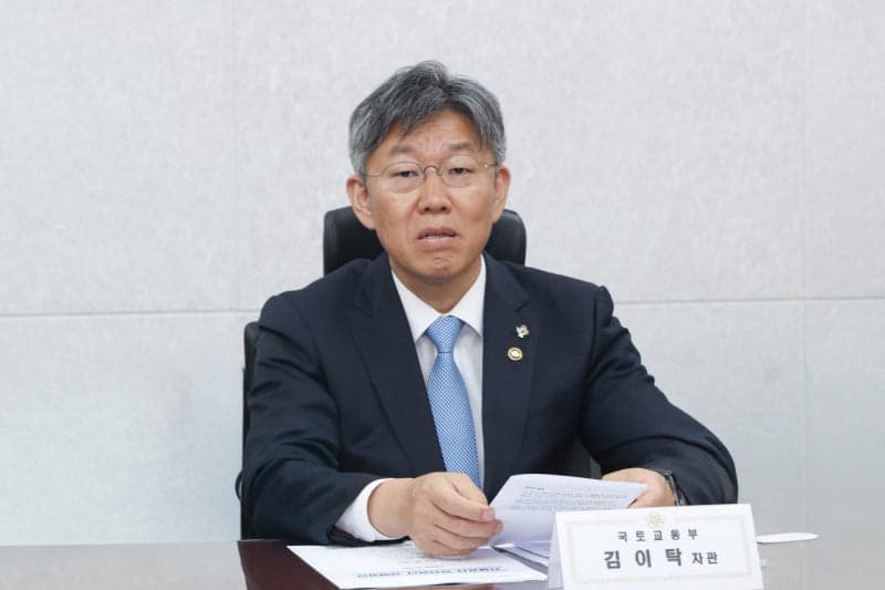 김이탁 국토1차관 "용산어린이정원 주택공급 서울시와 협의 및 추가 택지 9월 발표"