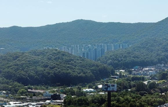 정부 7.3만호 신규택지 내달 공개…서울 그린벨트 해제는 안갯속