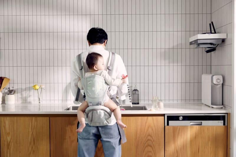 육아휴직 문턱 낮아졌지만…직장 내 눈치와 복직 후 불이익 여전