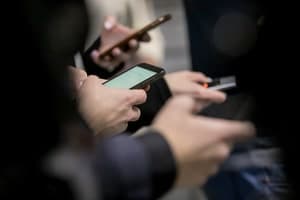 광고 수익 급감한 일베, 유료 회원제 도입 예고하며 운영난 호소